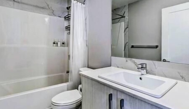Chic Retreat, Sleeps 8| A/C, Near YYC & DT.
