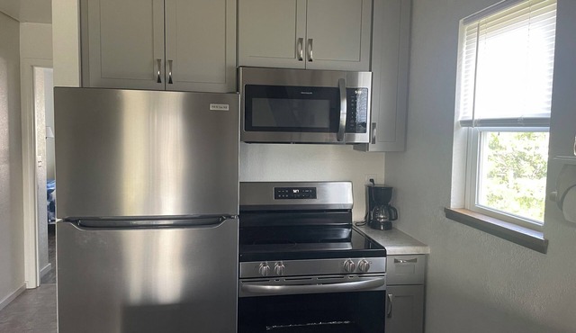 Clean Uncluttered Green Cove Condo - Monthly And Long Term Discounts