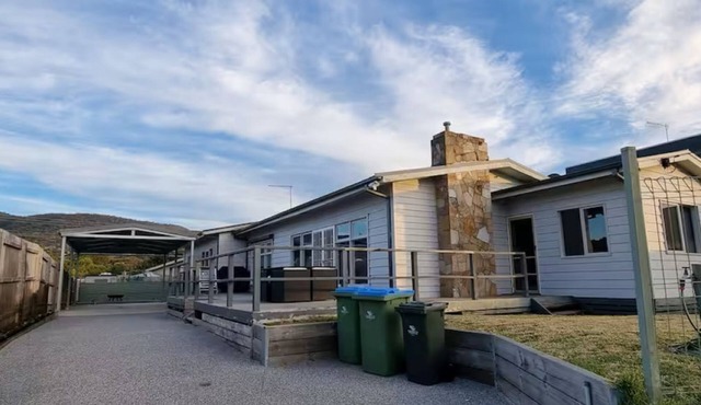 Coastal Retreat - 400m walk to Rosebud Beach