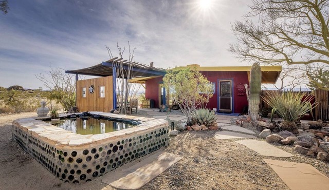 Colorful and Original Cabin with Hot Tub Ideal for Enjoying Joshua Tree, CA