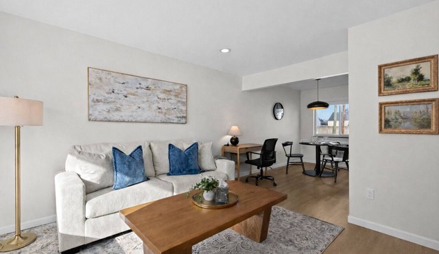 Comfortable 1BR w/In-Unit Laundry + WiFi | Ideal for Extended Stays