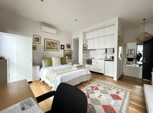 Comfy and bright apartment, when location counts