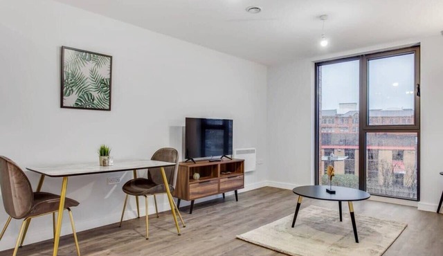 Contemporary 1 Bed Flat in Central Birmingham