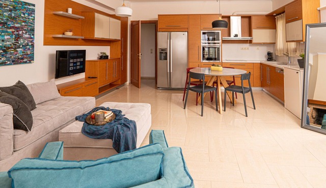 Contemporary 2 bedroom apt, close to the best beaches of Crete!