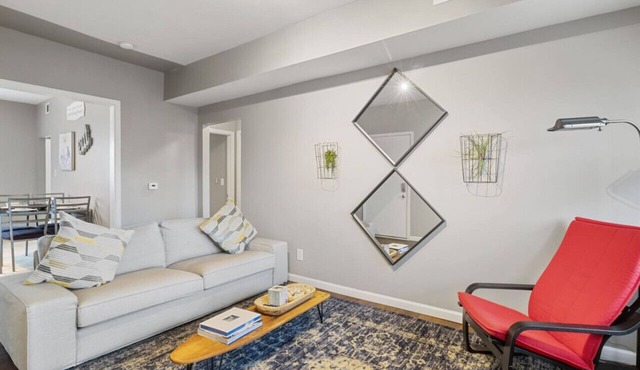 Convenient | Pet & Baby|Near Convention & Hospital