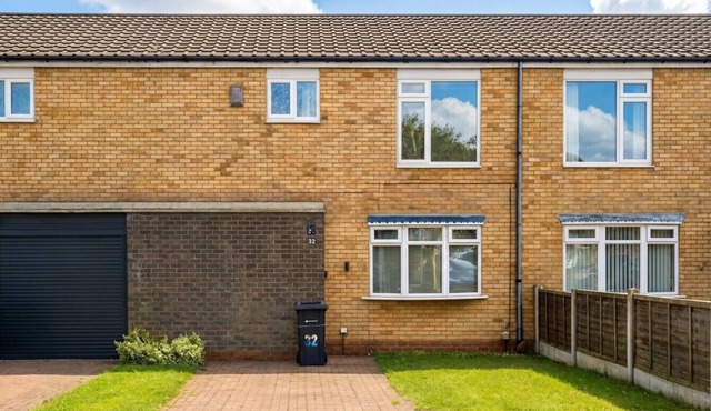 Cosy family home with garden, parking and M5 access