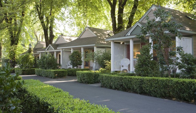 Cottage Grove Inn