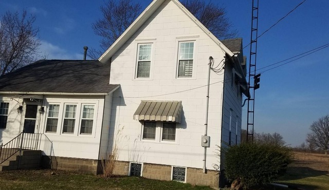 Country farm house near Port Clinton perfect for fishing and Lake Erie getaways.