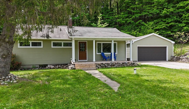Cozy Home Near Downtown | Newly Added Ammenities!
