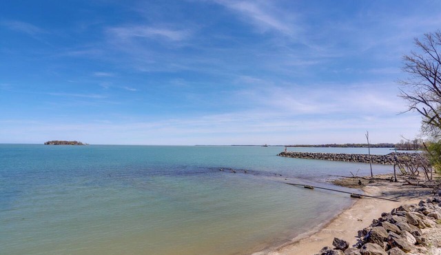 Cozy Middle Bass Island Getaway On Lake Eerie!