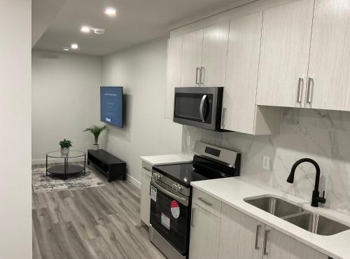Cozy newly built 1 bedroom suite