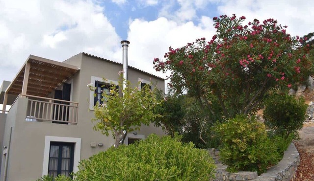 Cozy Villa with Sea View, Private Balcony & Terrace