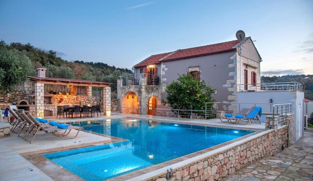 Cretan Lux Villa Heated Pool