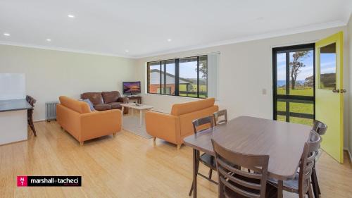 Cuttagee Beach Cottage 5 - Tathra Bermagui Rd 3521