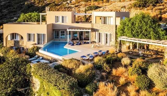 Daedalus Villa Elounda 5' to Beach 8 Bedrooms Heated Pool Hot Tub