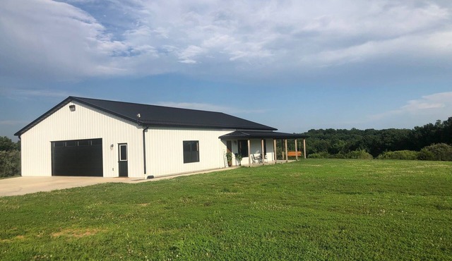 DairyLand - A Private Getaway on 16 acres next door to Dairy Farm with EV Hookup