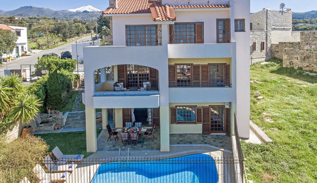 Dim Art Villa - With Private Pool