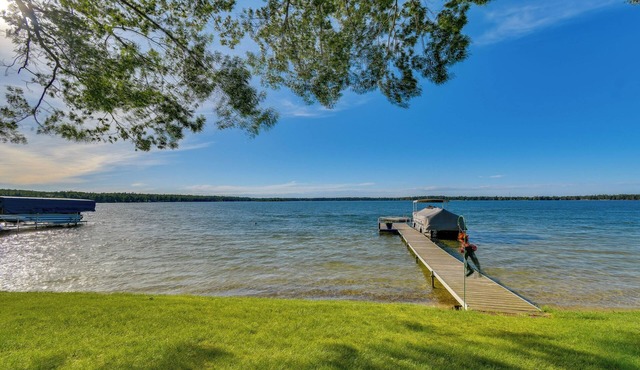 Dock Your Boat! Lakefront Lewiston Cabin