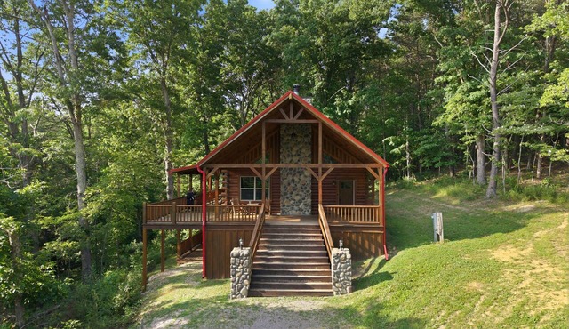 Double Down Lodge | 5BR Group Getaway, Hot Tub & Game Room Near Old Man's Cave