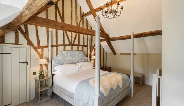 Dovecote| Luxury Cotswold Cottage | Sleeps 6