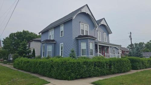 Downtown 5Bed Walking Distance to Beach Sleeps 16