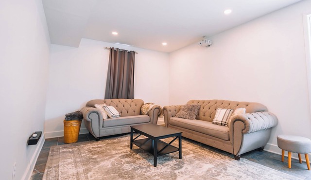 Downtown Escape: Great for large families & groups