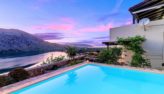 Du Lac Omega Villa Private Pool