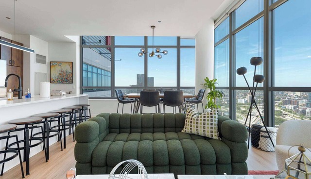Dual Penthouse Retreat: Perfect for Groups