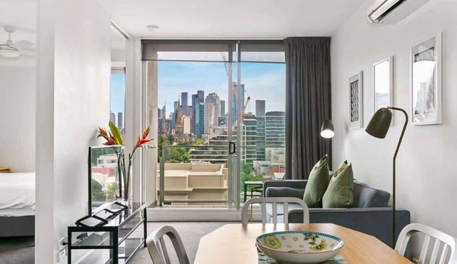 East Melbourne Pet Friendly Secure Parking & Pool