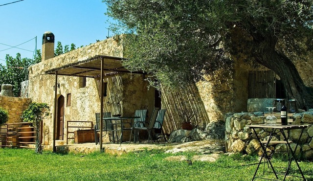 Elijah traditional house, Aptera