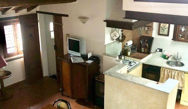 Enchanting Tuscany Vacation Rental in Medieval Fortress Town Panoramic Views