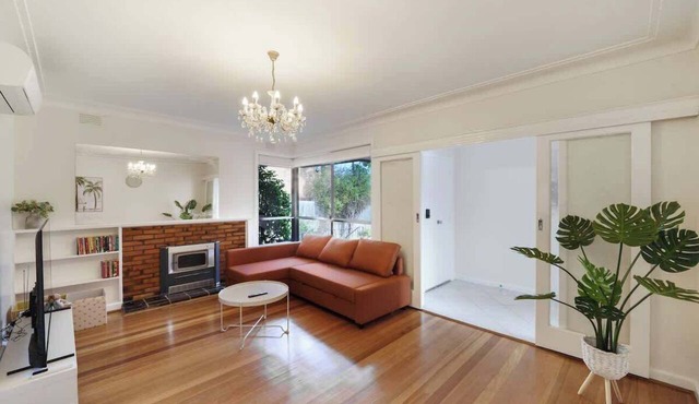 Entire Cozy 4BR with 2 Ensuites House Villa Mt Wayverley