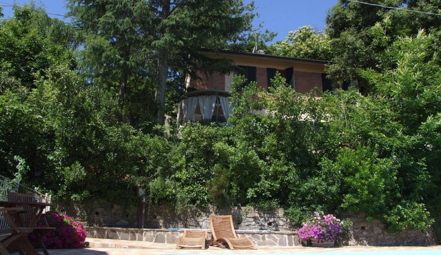 Erica' flat with shared pool