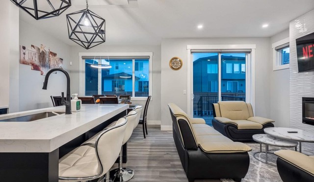 Executive Space for Everyone (King beds). Come Stay Refreshed, Renewed & Reset.