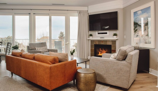 Experience luxury in Maritime Deluxe Lake View 313, Bay Harbor with stunning lake views!