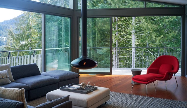 Exquisite Modern Home on Whistler Mountain - SKI/IN OUT BIKE IN/OUT