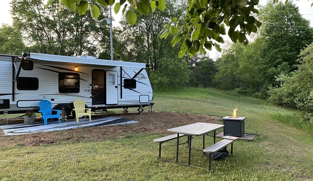 FAMILY Camper one mile from Crystal Mountain Family Resort