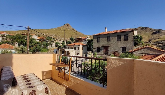 Family-friendly, detached, spacious villa.