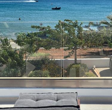 Fantasea Beachfront Villa