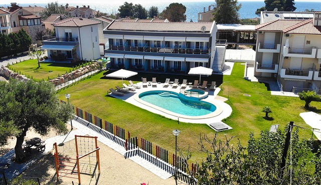 Finikas Garden Beach Resort Nikiti