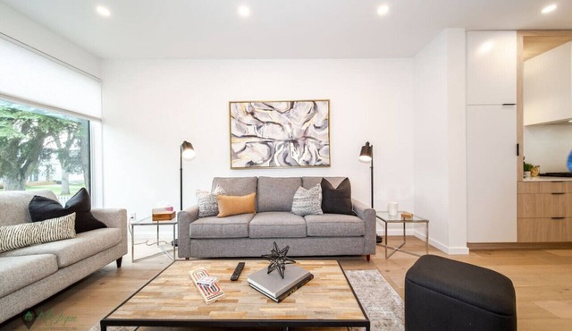 Full Home w/Separate BSMT | Sleeps 12| King Beds