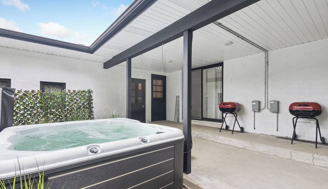 Game room/Hot Tub/Pet Friendly/Duplex