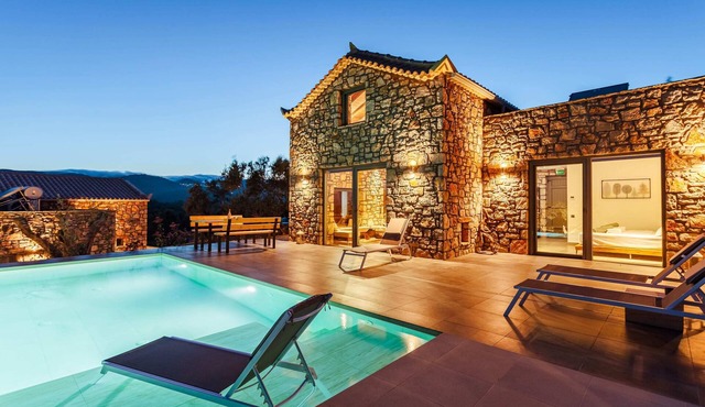 Gerakada Exclusive-Seaview Villa with Private Pool