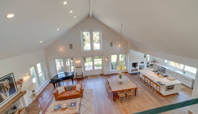 Gorgeous Carpinteria Home: Pool, Spa, Fireplaces!