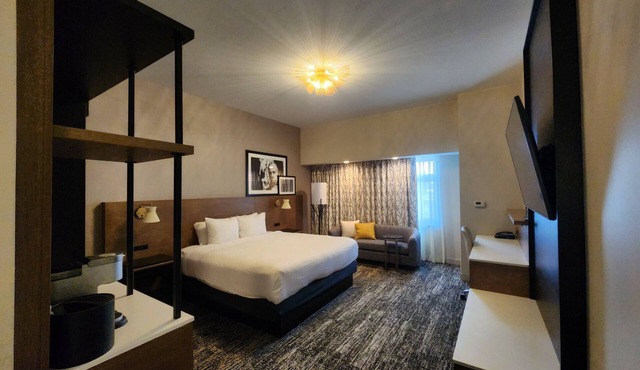 Great River Hotel