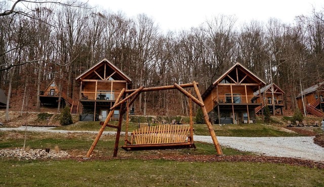Group Friendly Cabin with Spa on the Deck near Tappan Lake in Ohio