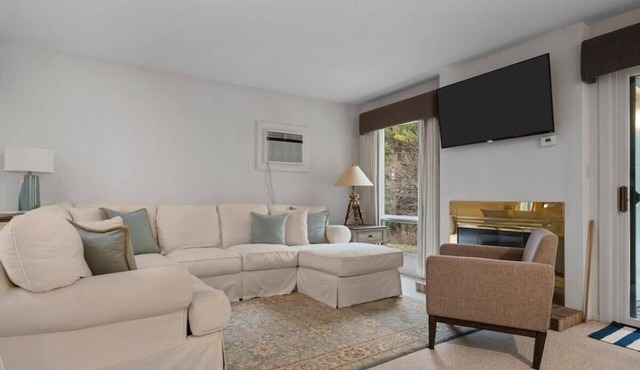 GT Resort Area I Fireplace + Golf Views