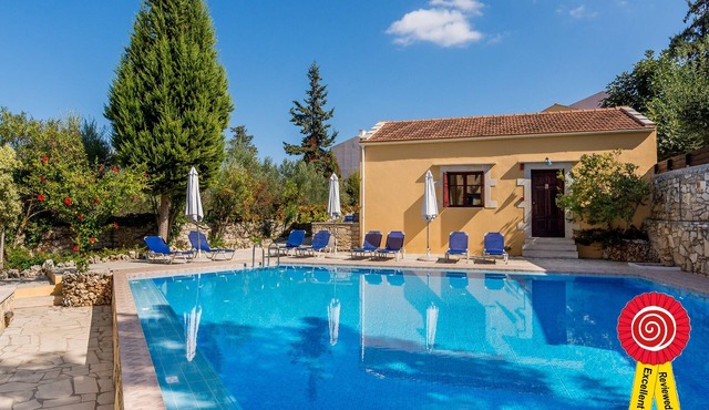 Heliopetra studios, small village close to beaches