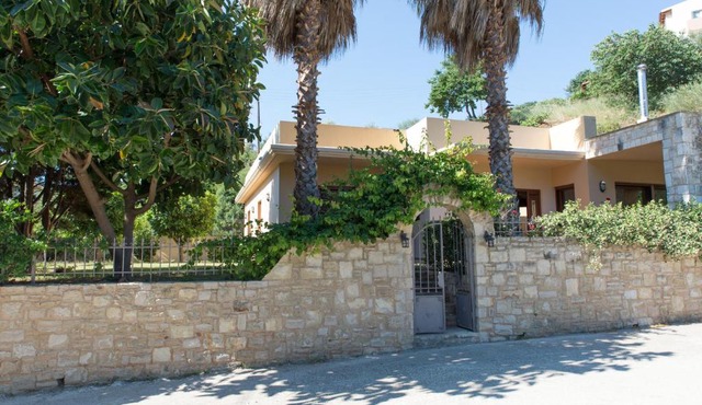 Heraklion Comfy House with Mountain View