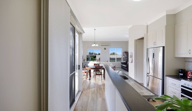 HiderWay - Perched overlooking Warrnambool's landmarks